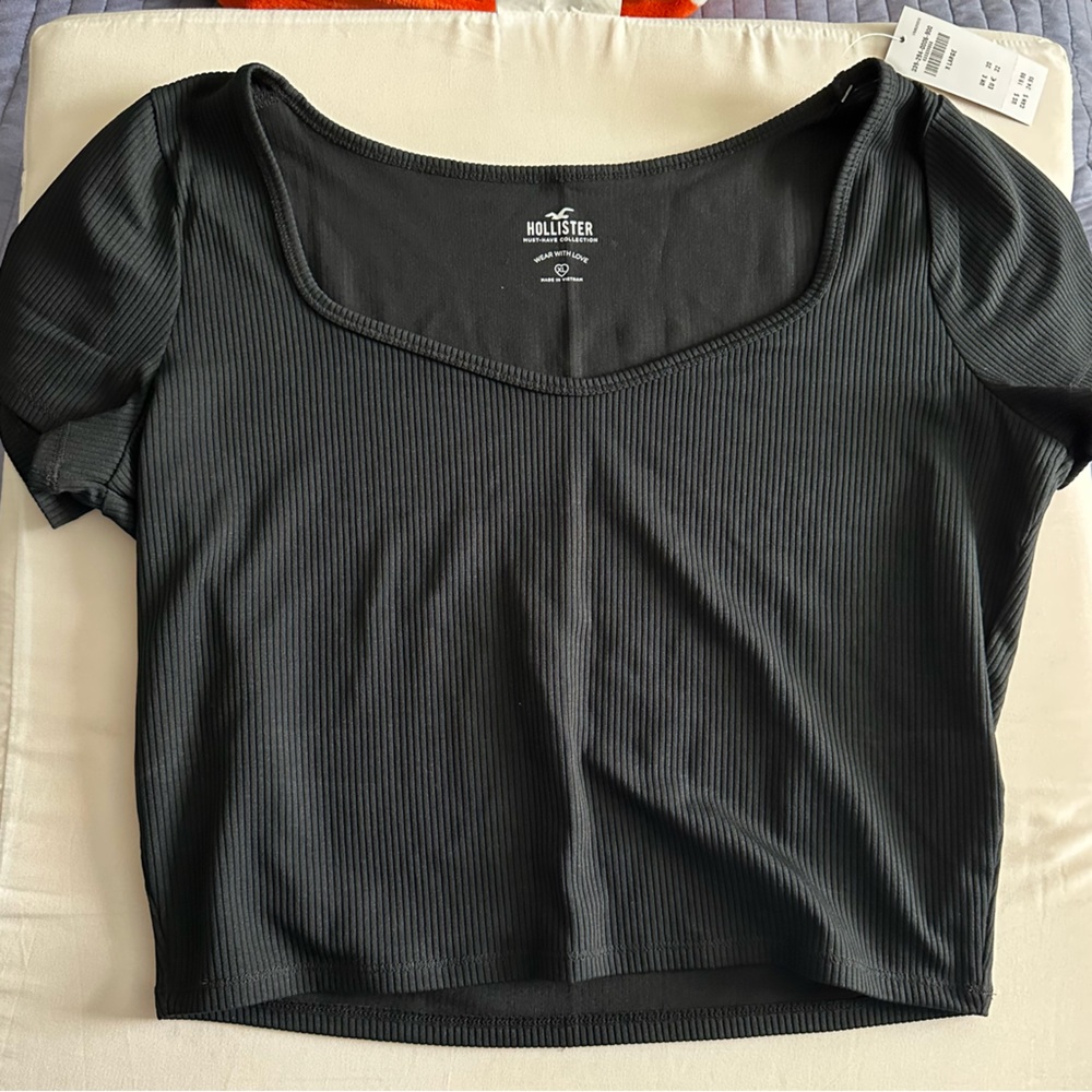 Hollister Ribbed Cropped Shirt